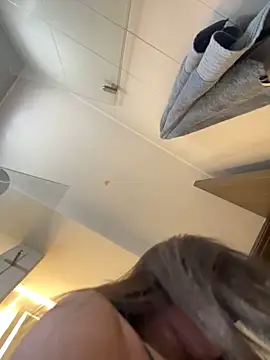 Alyshanon18 live sex cam