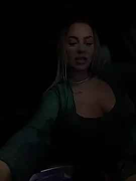 KirstieVegas live sex cam