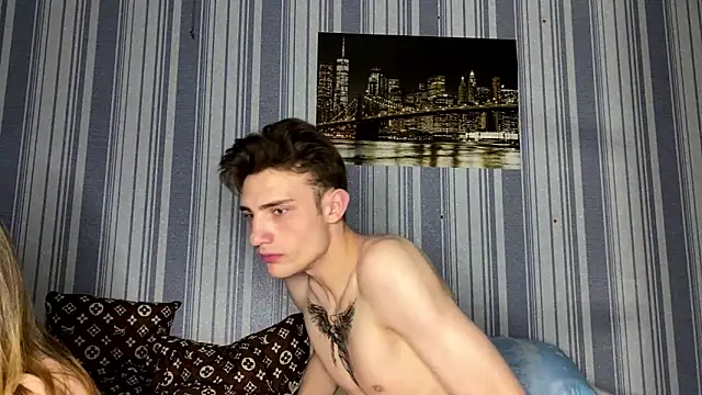 EmiliaCouple live sex cam