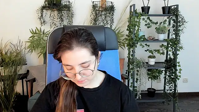 VirtuallVoyant live sex cam