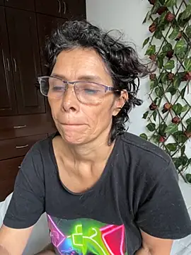 MireyaTorresGu live sex cam