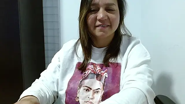 LauraReeves live sex cam