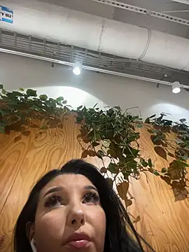 Tisha_Busty live sex cam