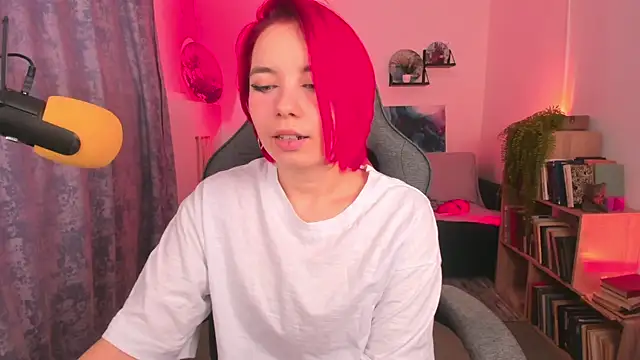 MarcelineChi live sex cam