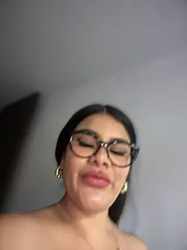 Issane_Peru live sex cam