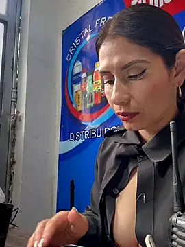 Alysson-- live sex cam