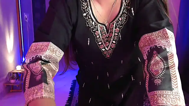 Mitikaa live sex cam