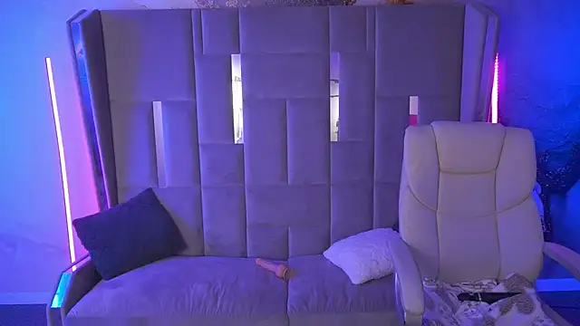 LylaYeess live sex cam