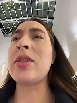 Holly_Play live sex cam