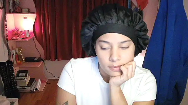 PrettyLittleProblem live sex cam