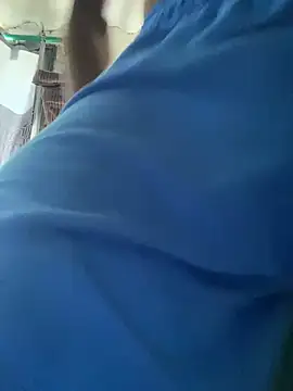 Larry-n-clouds live sex cam