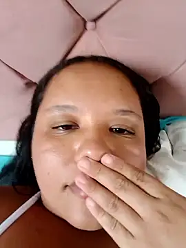 Bigostosa live sex cam