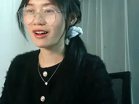 Nunaa18 live sex cam