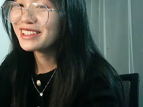 Nunaa18 live sex cam