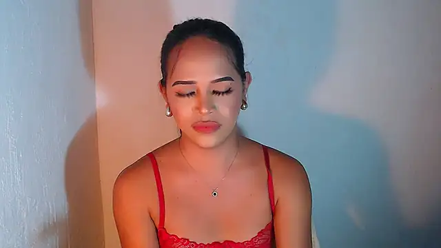 Lorainnelustts live sex cam