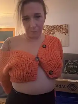 MimiMaee live sex cam