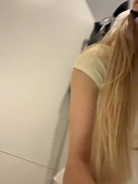 kira_mia live sex cam