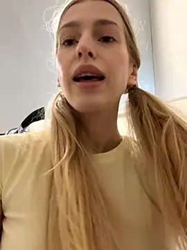 kira_mia live sex cam