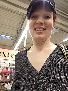 Exhibitionsplit live sex cam