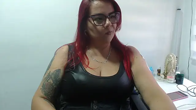 Rebecagiraut live sex cam