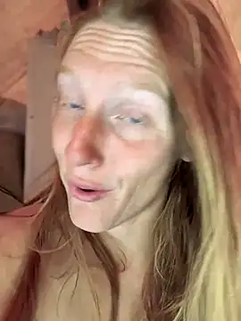 GoldenFlameGoddess live sex cam