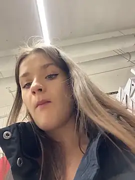 KittyQueeny live sex cam