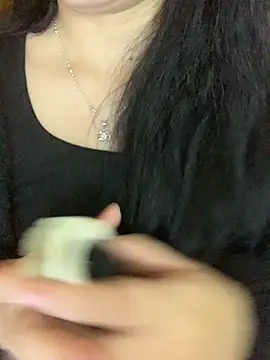 Hanni_22 live sex cam