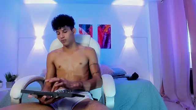 KamiSuarez live sex cam