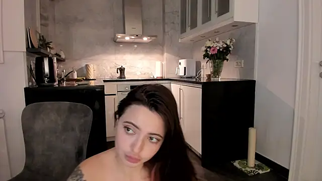 GoodGirll2133 live sex cam