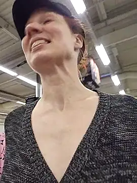 Exhibitionsplit live sex cam