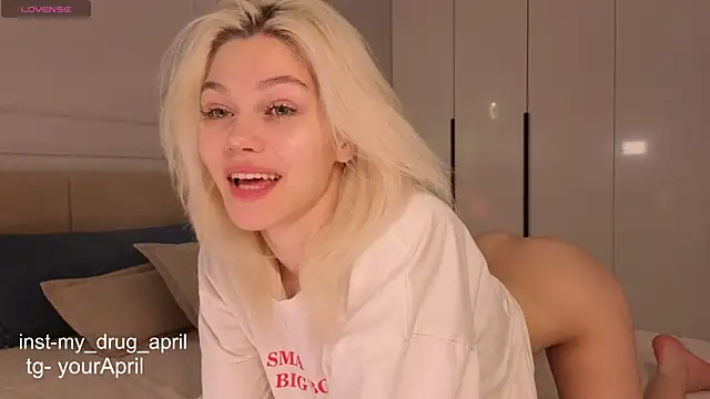 MyApril live sex cam