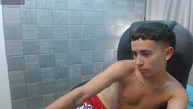 Xavii18 live sex cam