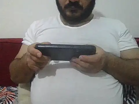 UrfavSlaveBitch live sex cam