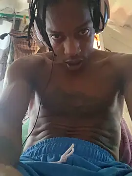 Larry-n-clouds live sex cam