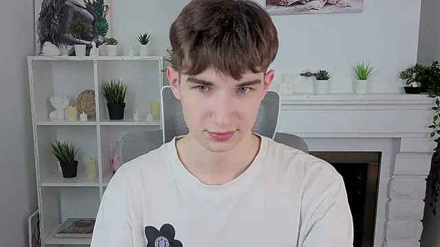 Maxwellchiik live sex cam