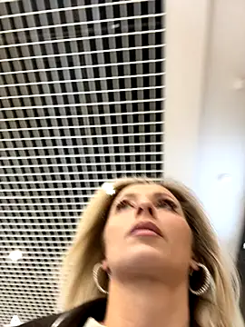 VikaBunny1 live sex cam