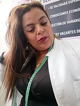 Mia-Glow live sex cam