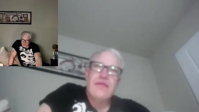 Snarfle82 live sex cam