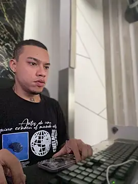 AlphaMasterXxx live sex cam