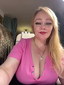 Sweet-blonde live sex cam