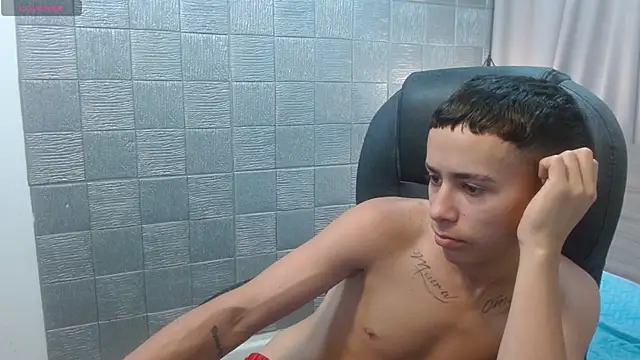 Xavii18 live sex cam