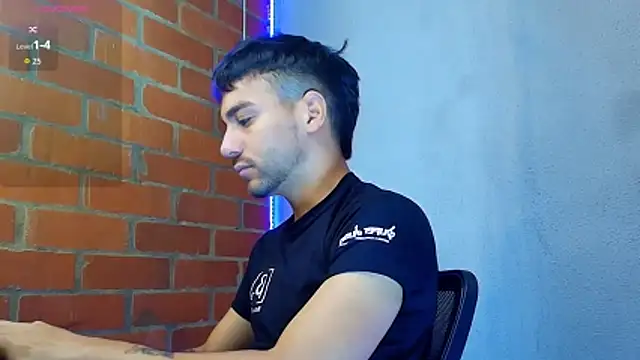 Leandro_valenzuela live sex cam