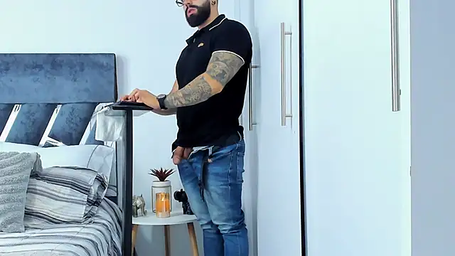 Zack_Froone live sex cam