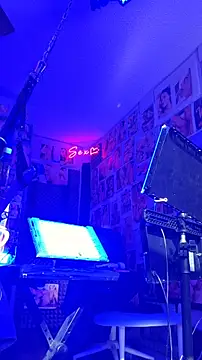 luvs2cumm69 live sex cam