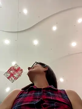 NataKitten live sex cam