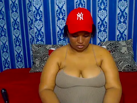 JUICEYLIPS333 live sex cam