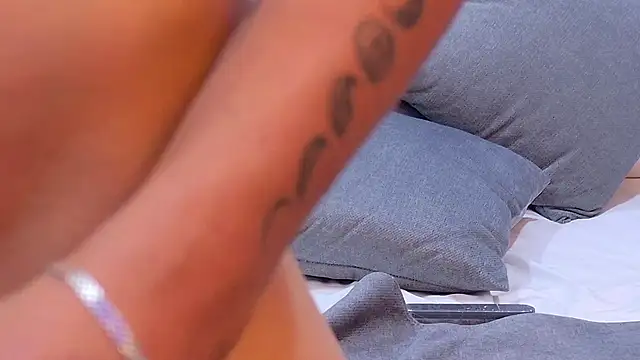 ZoeKrug live sex cam