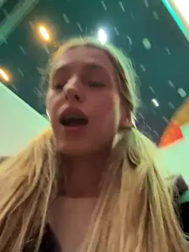 kira_mia live sex cam