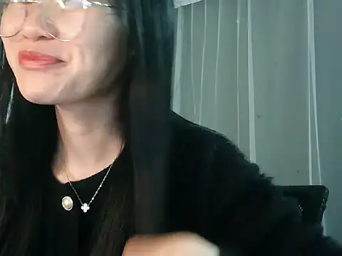 Nunaa18 live sex cam