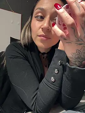 Isabella_Varella live sex cam